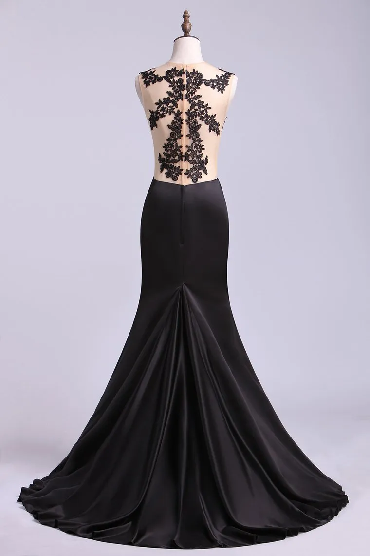 Hot Scoop Mermaid Prom Dresses With Applique